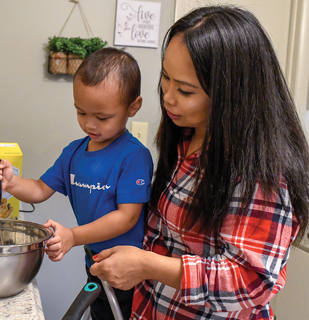 family-mom-son-eating1